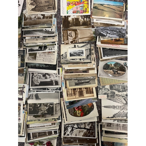 20 - Collection of approx 650 1900-1950's Postcards a great varied collection all appear in very good ord... 