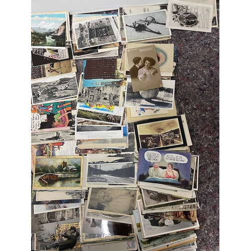 20 - Collection of approx 650 1900-1950's Postcards a great varied collection all appear in very good ord... 