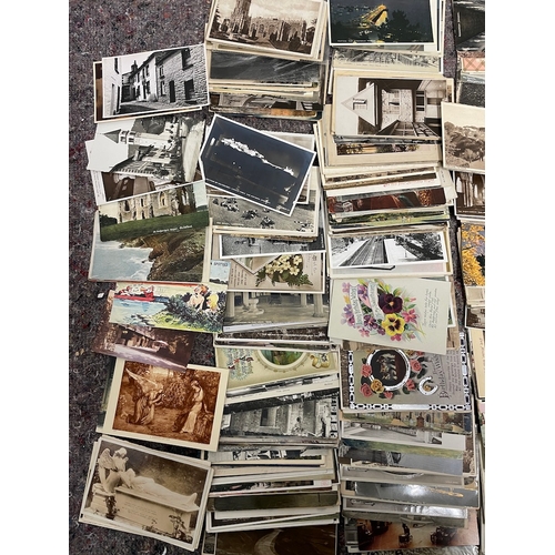 21 - Collection of approx 650 1900-1950's Postcards a great varied collection all appear in very good ord... 