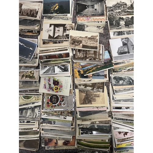 21 - Collection of approx 650 1900-1950's Postcards a great varied collection all appear in very good ord... 