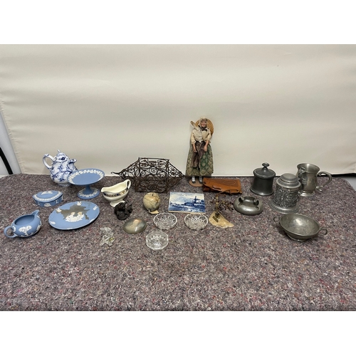 32 - Collection of sundry items include blue cameo Wedgwood, pewter tankards etc