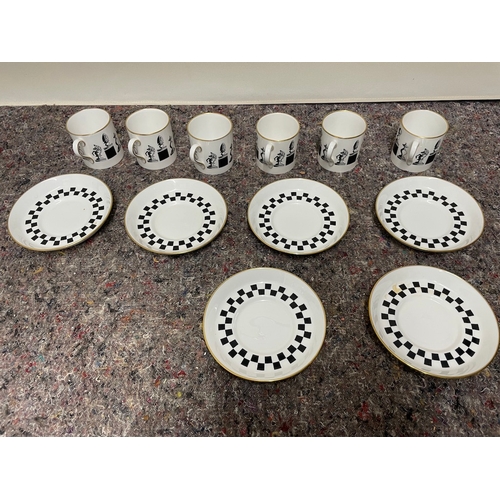 40 - Vintage 12 Piece Spode China Teacups and saucers - Chess Design