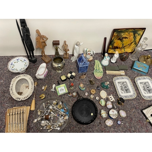 41 - Collection of various sundry collectables / ornaments etc