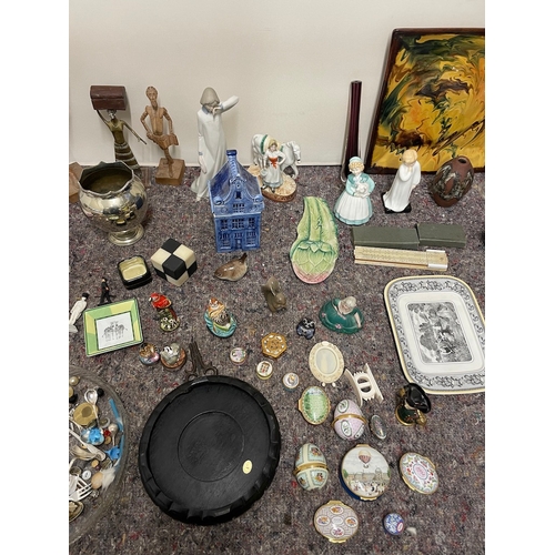 41 - Collection of various sundry collectables / ornaments etc