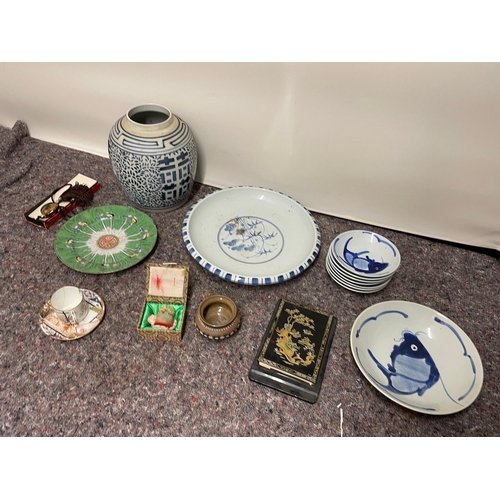 85 - Collection of oriental ware / porcelain etc