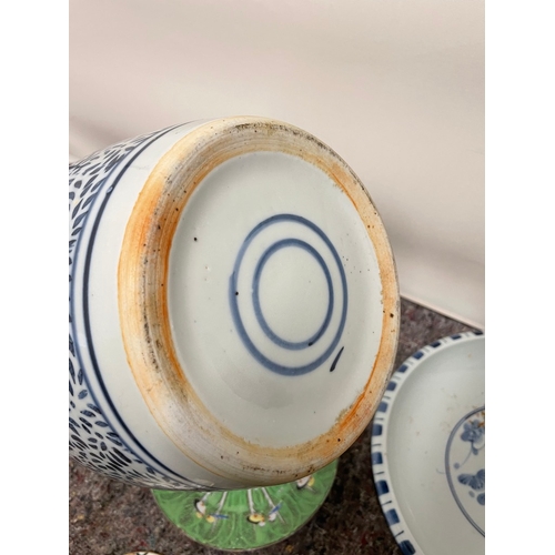 85 - Collection of oriental ware / porcelain etc