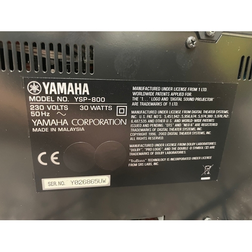 134 - Yamaha Digital Sound Projector YSP 800 with remote - powers up