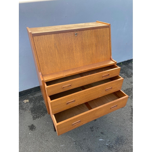 141 - Mid century teak bureau - 77cm x 108cm x 41cm - key present but lock needs attention in very good or... 