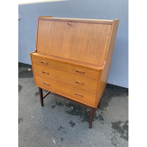 141 - Mid century teak bureau - 77cm x 108cm x 41cm - key present but lock needs attention in very good or... 