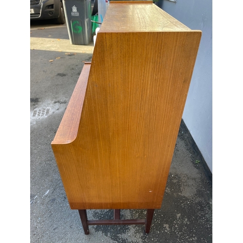 141 - Mid century teak bureau - 77cm x 108cm x 41cm - key present but lock needs attention in very good or... 