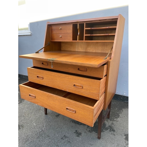 141 - Mid century teak bureau - 77cm x 108cm x 41cm - key present but lock needs attention in very good or... 