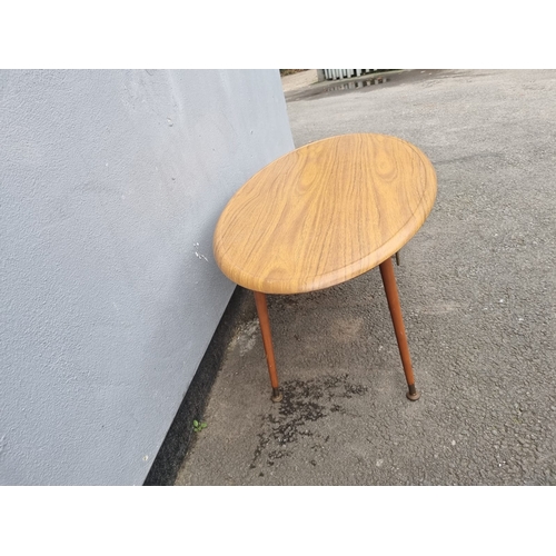 146 - 1970's Oval Coffee Table with Wire rack - 104cm x 51cm x 40cm