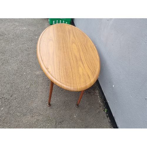 146 - 1970's Oval Coffee Table with Wire rack - 104cm x 51cm x 40cm