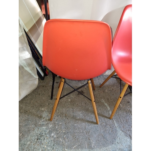 164 - Set of 4 Modern Vitra Eames Eiffel Chairs Orange (4)