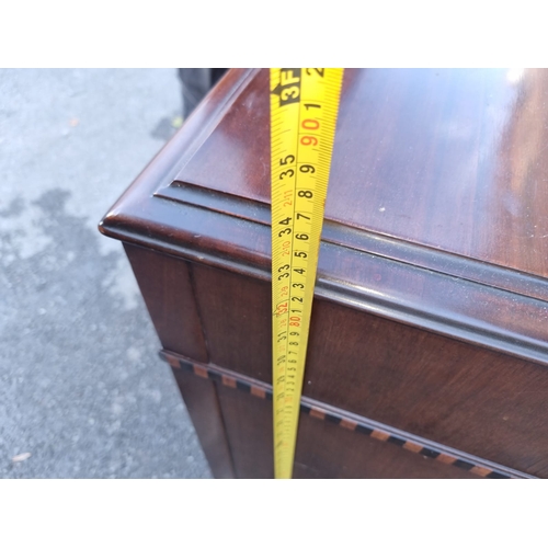 174 - 20th century Mahogany / Walnut sideboard / credenza by Berkey & Gay Furniture with lovely marquetry ... 