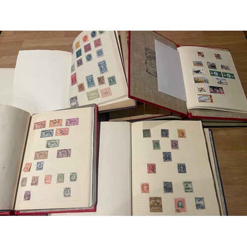 27A - A great Collection of 9 Albums of World Stamps sorted and displayed in period order and country.

A ... 