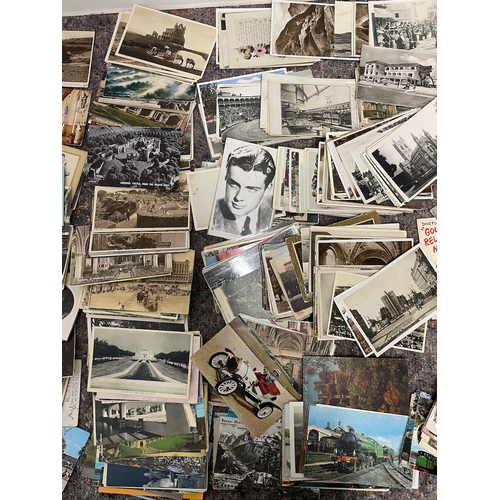 17 - Collection of approx 700 1900-1950's Postcards a great varied collection all appear in very good ord... 