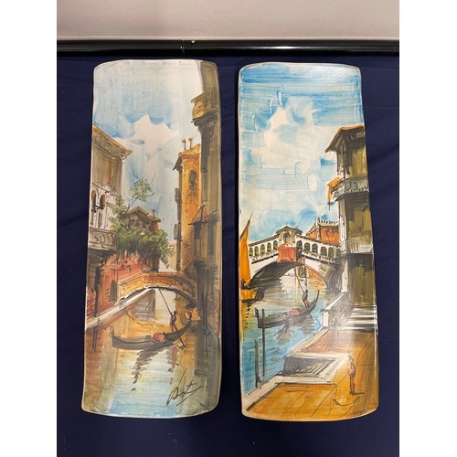 35 - A pair of vintage hand-painted platters of Venice - signed