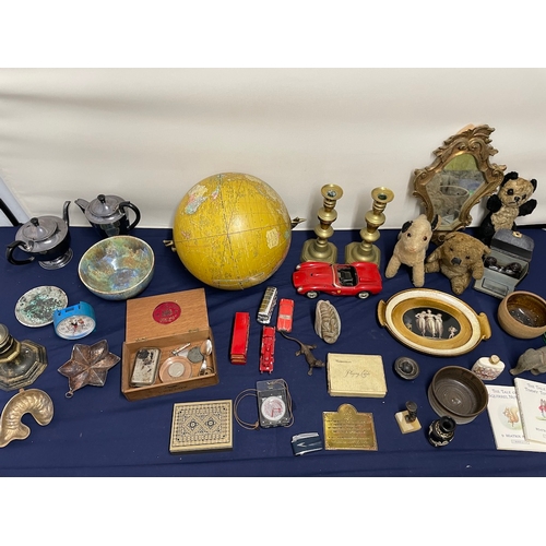 64 - Large collection of various vintage sundry collectables