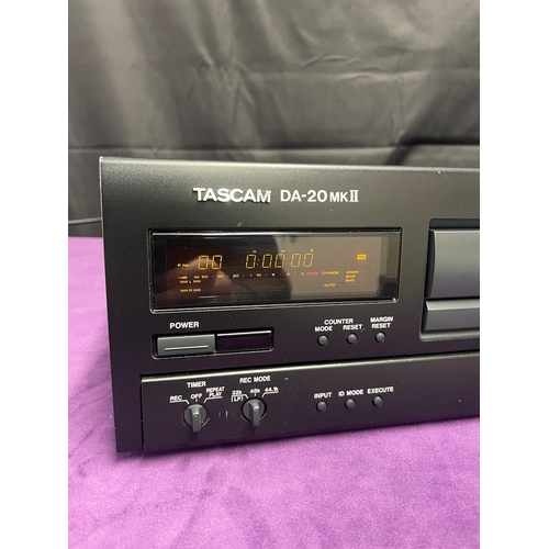 10 - Tascam DA 20 MK2 DAC