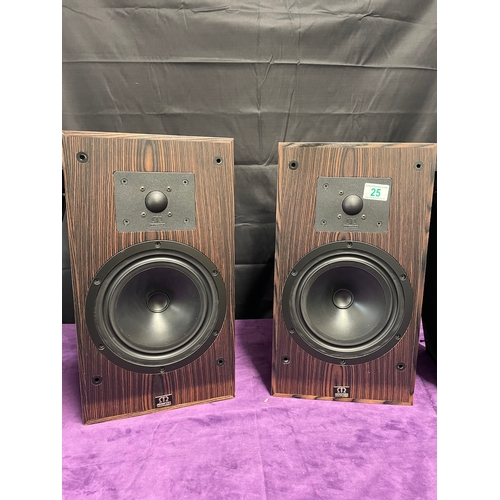 25 - Vintage 1970/80's Monitor Audio Shelf Speakers R852 MD 1722 in Real Wood Oak Veneer