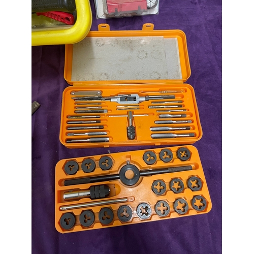 75 - Quantity of hand tools / Tap & Die Set