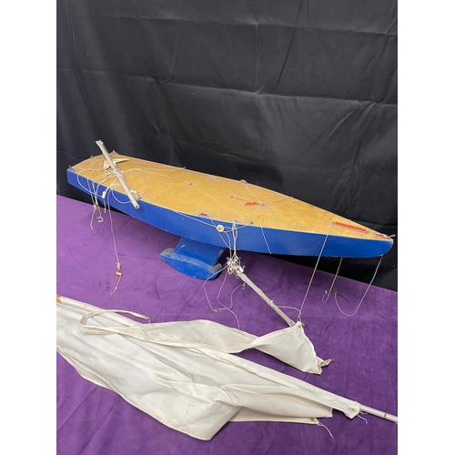 95 - Model Pond Yacht