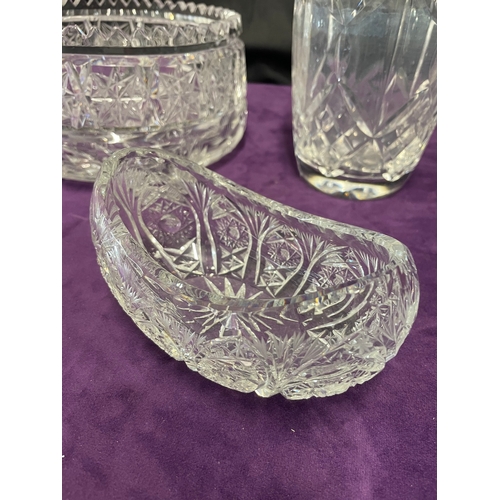 114 - Quantity of various vintage cut crystal bowls / vases