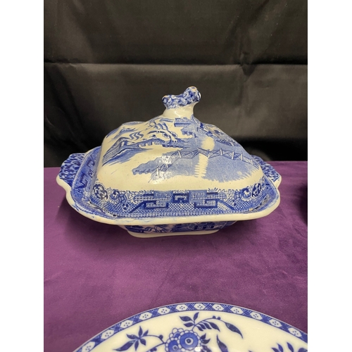 125 - Collection of Blue & White Ceramics Oriental Themed