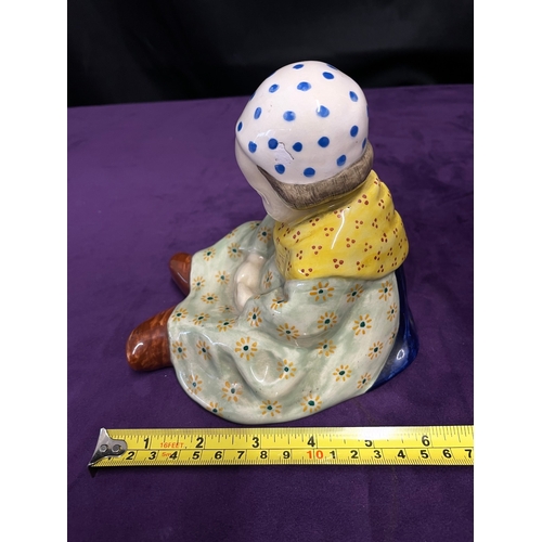 127 - Vintage Berthe Savigny HB Henriot Quimper Sitting Baby Girl - 15cm x 15cm