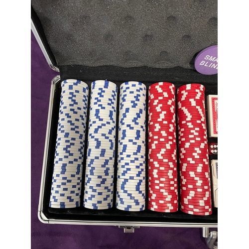 147 - Poker set in case complete