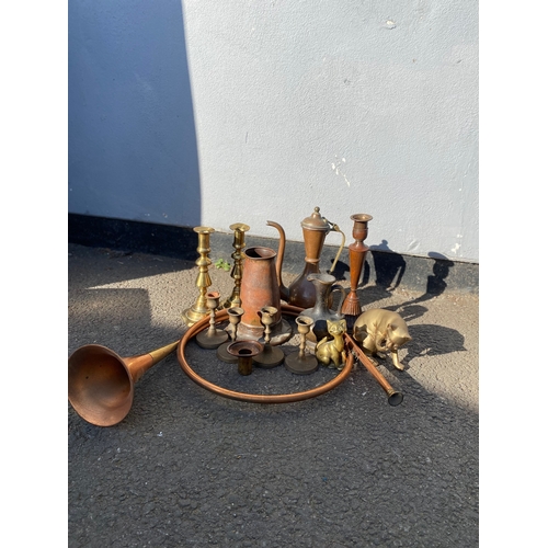 310 - An assortment of Vintage brass / Copper items.