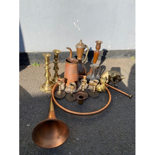 310 - An assortment of Vintage brass / Copper items.