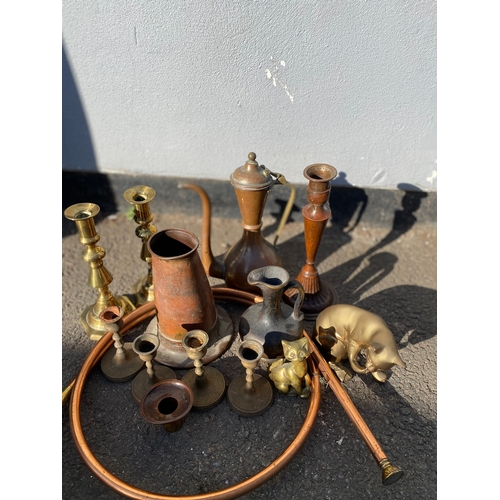 310 - An assortment of Vintage brass / Copper items.