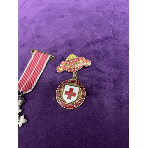 225 - British Red Cross enamel badge + 1 medal