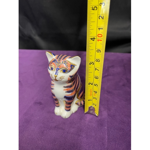 230G - Royal Crown Derby Cat LXII Gold Stopper