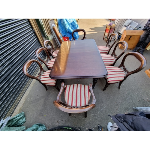 372 - 20th Century Mahogany Extendable Dining Table + 8 Balloon Back Upholstered Dining Chairs