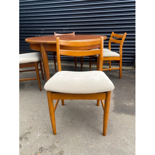 414 - Mid Century Teak Round / Oval Extendable Dining Table + 4 Matching Dining Chairs