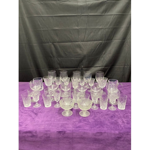 339 - Collection of various glasses / crystal