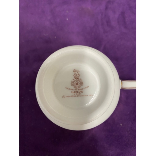 339A - Collection of Royal Doulton Breakfast Service Harlow + Royal Doulton Hartwell Plates