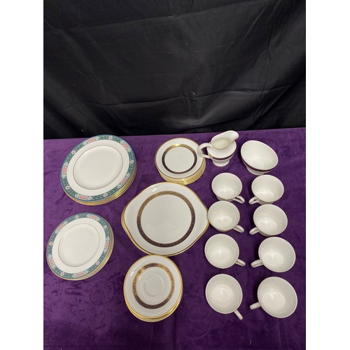 339A - Collection of Royal Doulton Breakfast Service Harlow + Royal Doulton Hartwell Plates