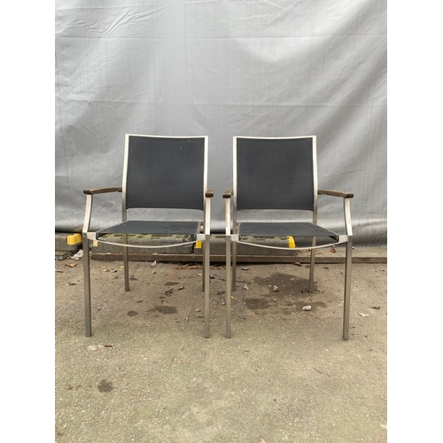 475 - Set of two garden chairs.