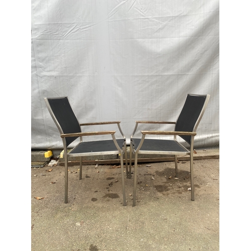 475 - Set of two garden chairs.