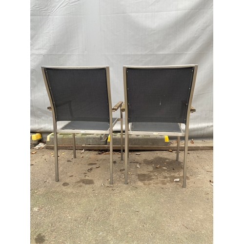 475 - Set of two garden chairs.