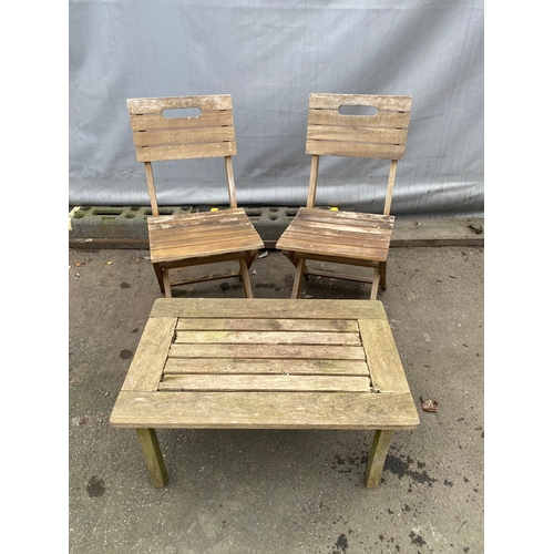 478 - Two garden chairs with small table. 

Table - Length 30