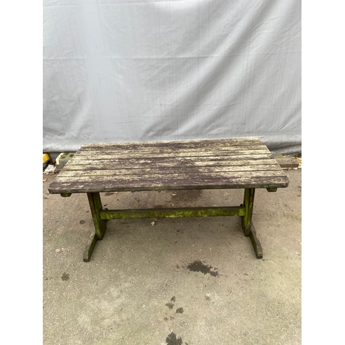 480 - Garden Teak table. Width - 26