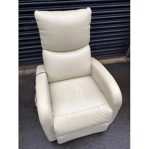 295 - Cream Leather electric armchair 

Dimensions - 43