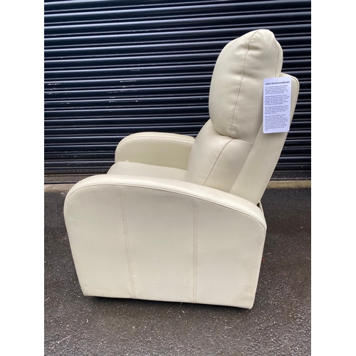 295 - Cream Leather electric armchair 

Dimensions - 43