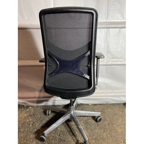 302 - Set of four black adjustable office chairs.