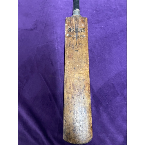 53 - Vintage Cricket Bat Gradidge Len Hutton Autograph - 76cm